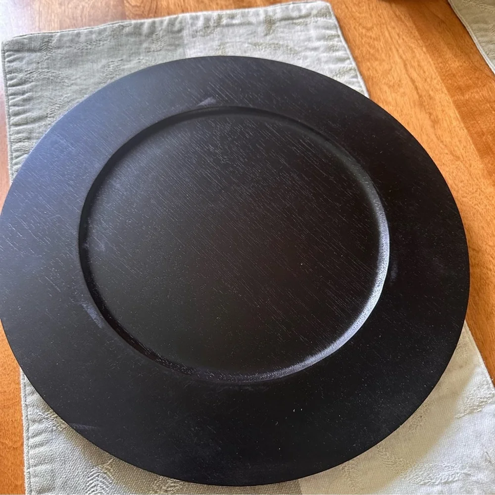 PRESIDENTS CHOICE Black Wood Charger Plates Set of 4 - Picture 2 of 7